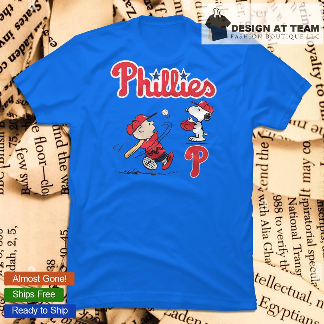 Peanuts Charlie Brown And Snoopy Playing Baseball Philadelphia Phillies T- Shirt - TeeNavi